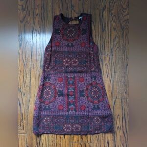 XS Dress - Urban Outfitters - Mini summer dress with open back - Brown Boho